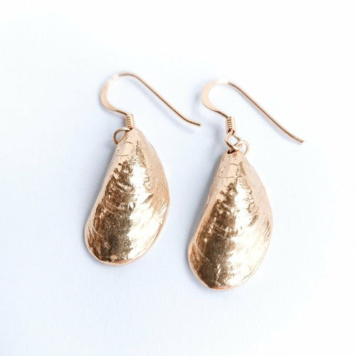 Mini Moanna Mussel Shell Earrings