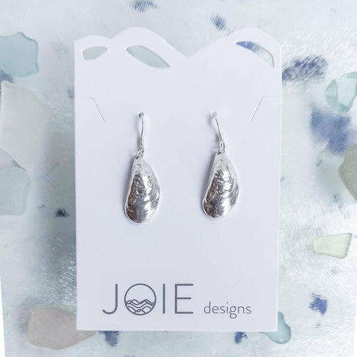 Mini Moanna Mussel Shell Earrings